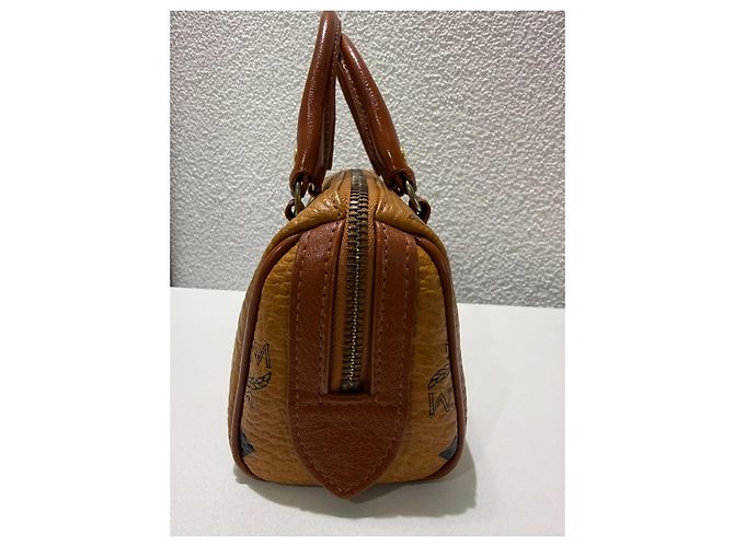 MCM Bolsa Mini Boston Visetos Cognac - vista 7