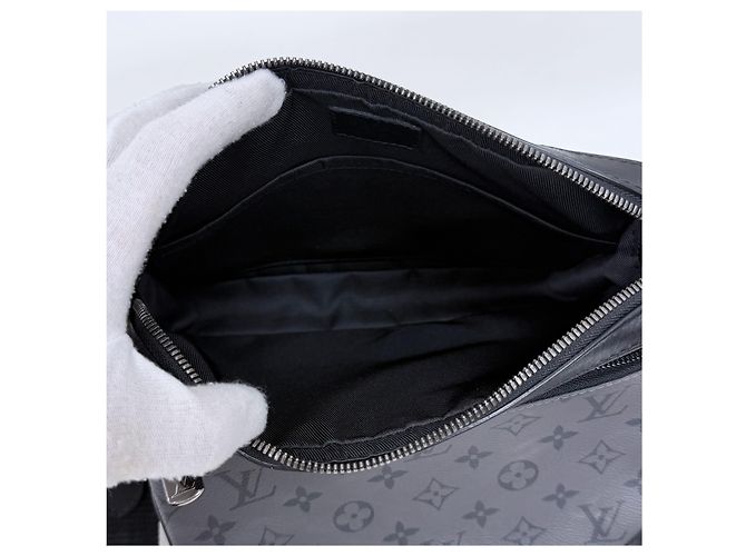 Louis Vuitton Borsa a tracolla Eclipse Trio Monogram Messenger - vista 4