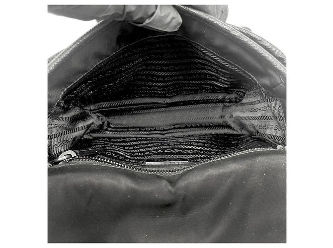 Prada Borsa a tracolla messenger in Re-Nylon nera - vista 12