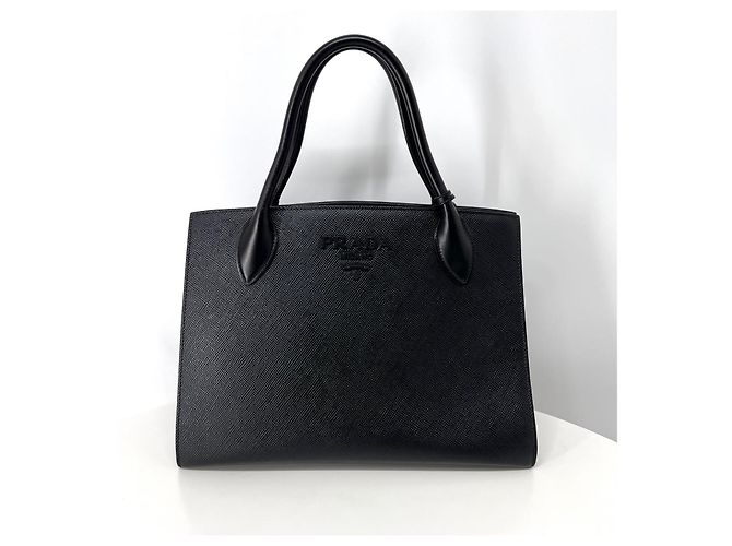 Prada Borsa a spalla Tote Monochrome in Saffiano Nera - vista 4