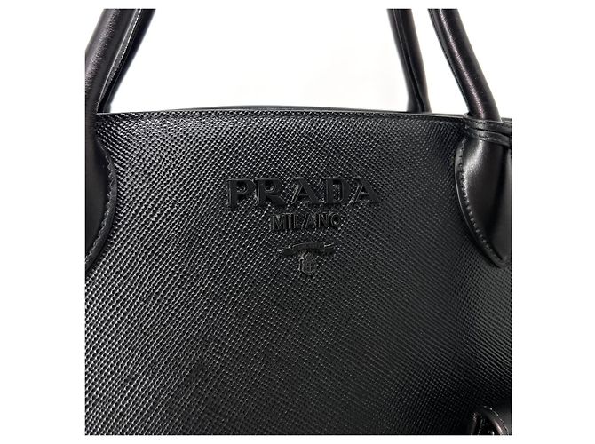 Prada Borsa a spalla Tote Monochrome in Saffiano Nera - vista 5
