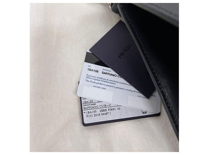 Prada Borsa a spalla Tote Monochrome in Saffiano Nera - vista 9