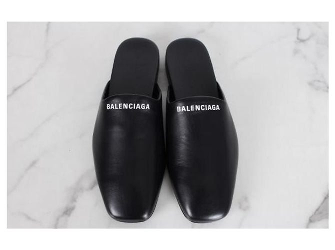 Balenciaga Leder-Mules mit Logo - Ansicht 7