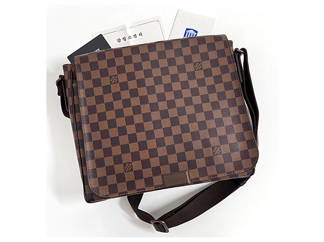 Louis Vuitton Borsa a tracolla Damier District Messenger MM - vista 10