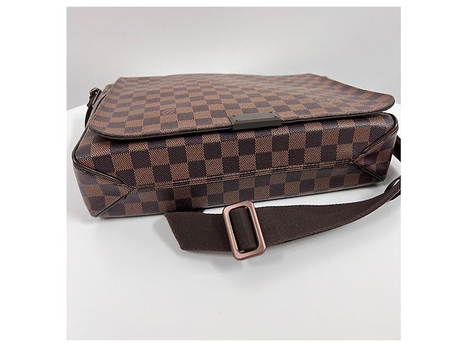 Louis Vuitton Borsa a tracolla Damier District Messenger MM - vista 11