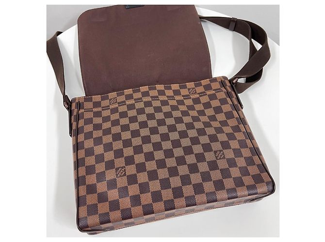 Louis Vuitton Borsa a tracolla Damier District Messenger MM - vista 15