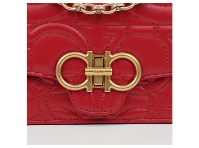 Salvatore Ferragamo mala de ombro e tiracolo com aba acolchoada Gancini - vista 3