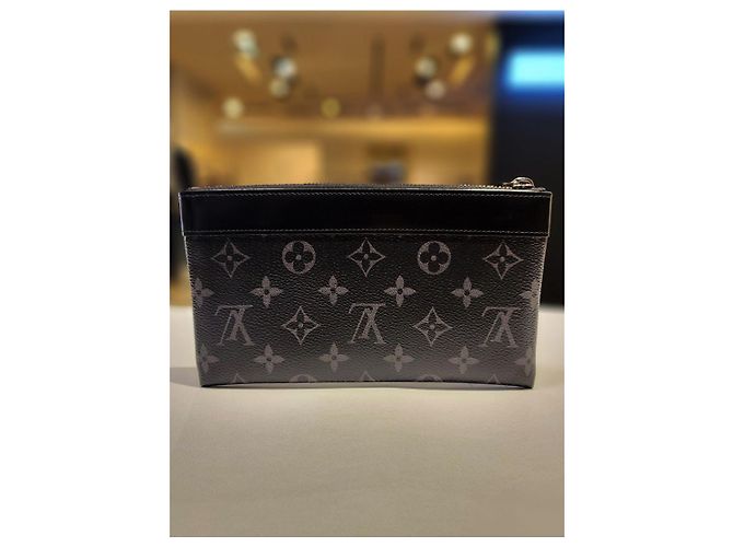 Louis Vuitton Discovery Pochette PM Monogram Eclipse - vista 5