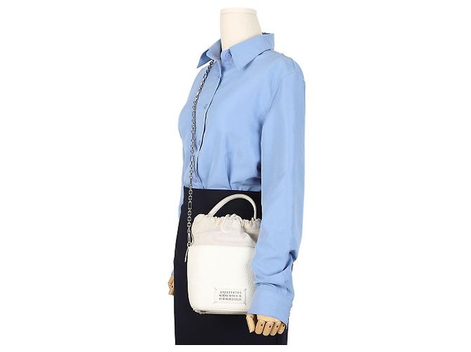 Maison Martin Margiela Picca borsa a secchiello bianca - vista 14