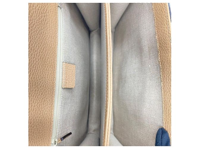 Gucci Bolsa de Ombro com Corrente de Couro Entrelaçada Bege - vista 23