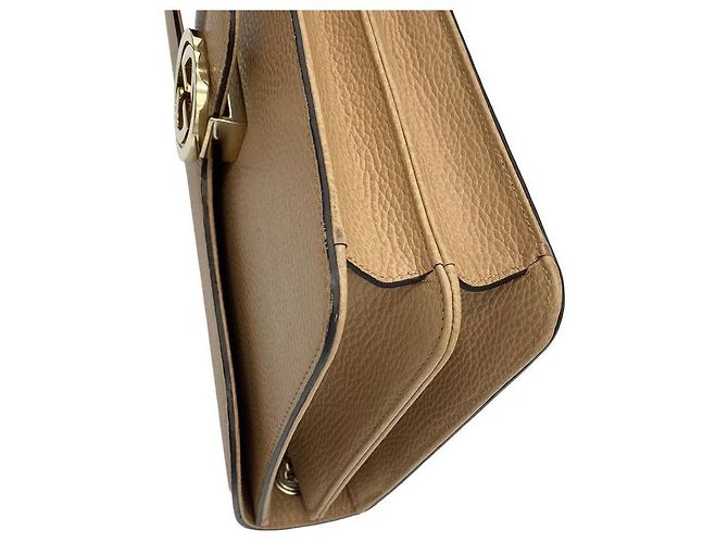 Gucci Bolsa de Ombro com Corrente de Couro Entrelaçada Bege - vista 6
