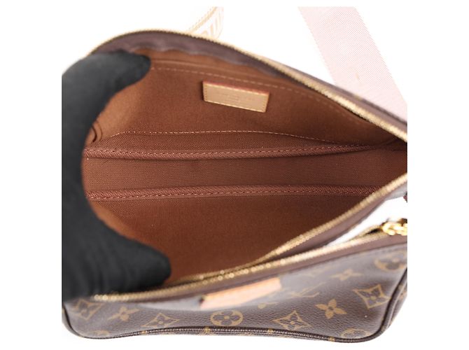 Louis Vuitton Multi Pochette Accessories Monogram Rose Claire - vista 17