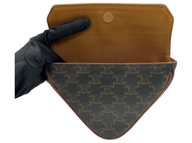 Céline Pequena mala tiracolo triangular em tela com estampado Triomphe - vista 6