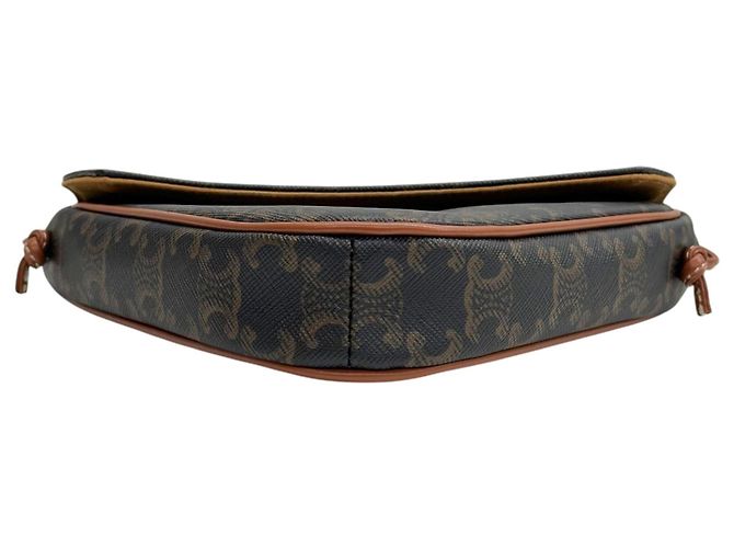 Céline Pequena mala tiracolo triangular em tela com estampado Triomphe - vista 8