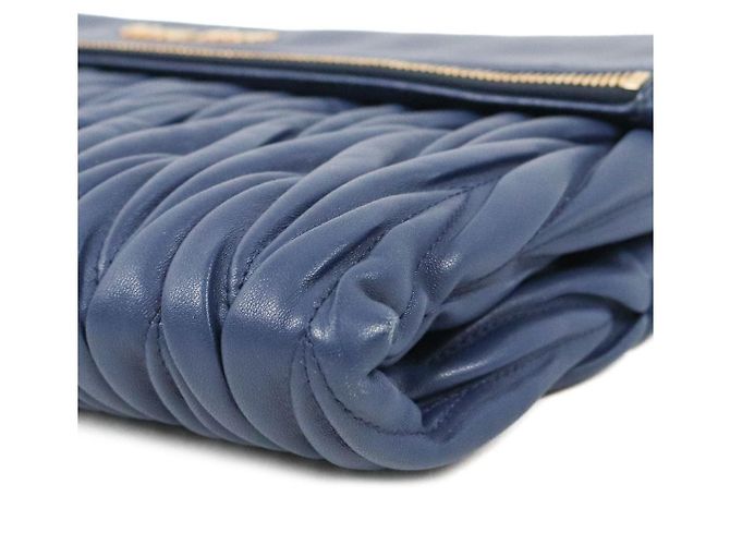 Miu Miu Borsa a tracolla matelassé blu - vista 5