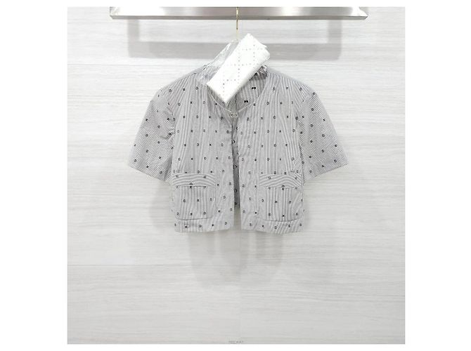 Chanel Camicia a maniche corte in cotone con camelia e righe CC Mark - vista 8