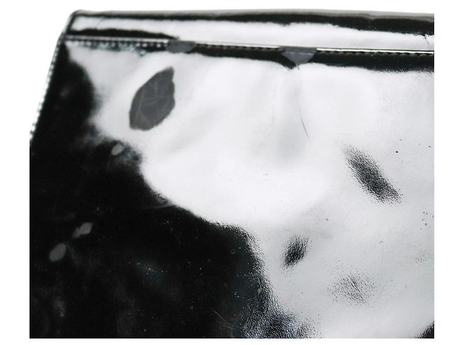 Chanel Bolsa de ombro bucket em verniz preto - vista 6