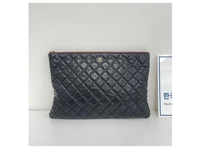 Clutch Chanel Caviar Large Nera in Pelle - vista 2