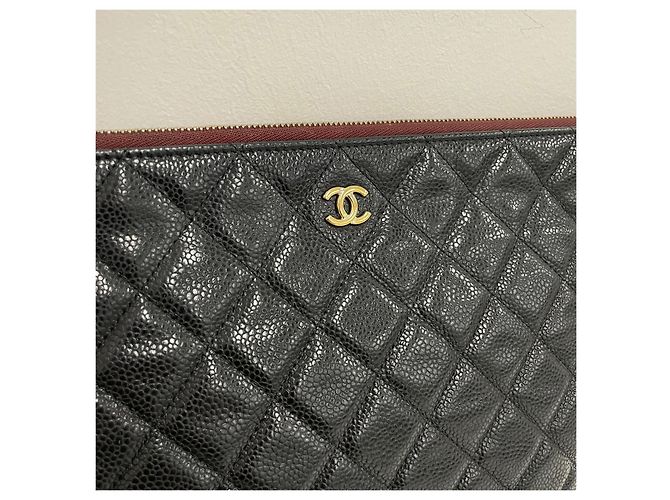 Clutch Chanel Caviar Large Nera in Pelle - vista 3