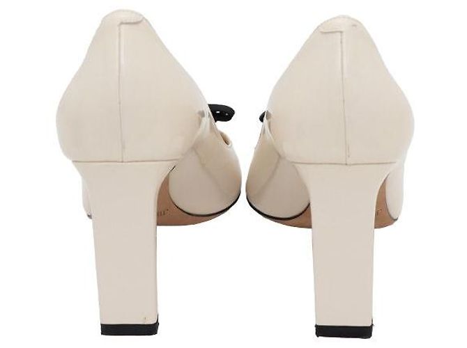 Jimmy Choo Lackschuhe mit Schleifenabsatz - Ansicht 4