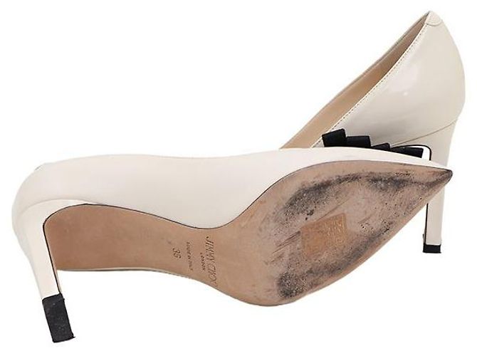 Jimmy Choo Lackschuhe mit Schleifenabsatz - Ansicht 5