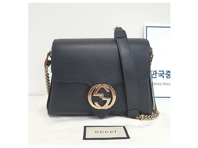 Gucci Mini Bolsa de Ombro e Crossbody com Corrente Dourada e GG Entrelaçado - vista 2
