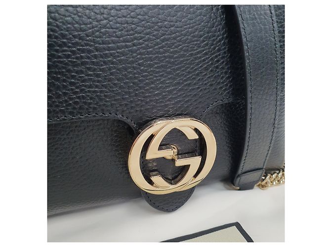 Gucci Mini Bolsa de Ombro e Crossbody com Corrente Dourada e GG Entrelaçado - vista 3