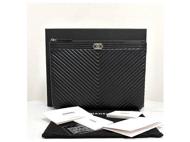 Chanel Borsa a pochette Boy Chevron Nera New Medium - vista 2