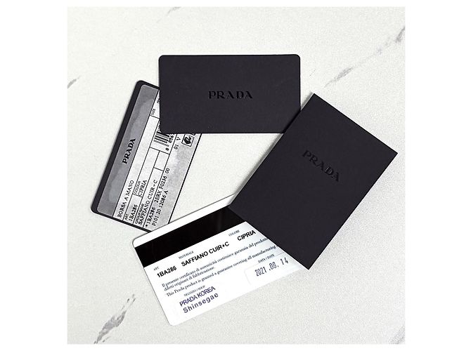 Prada Borsa Tote Piccola e Borsa a Tracolla Martine in Saffiano - vista 14