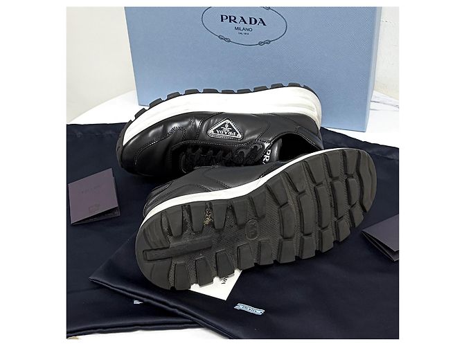 Prada Sneakers in pelle da donna con logo triangolare - vista 4