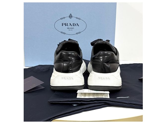 Prada Sneakers in pelle da donna con logo triangolare - vista 5