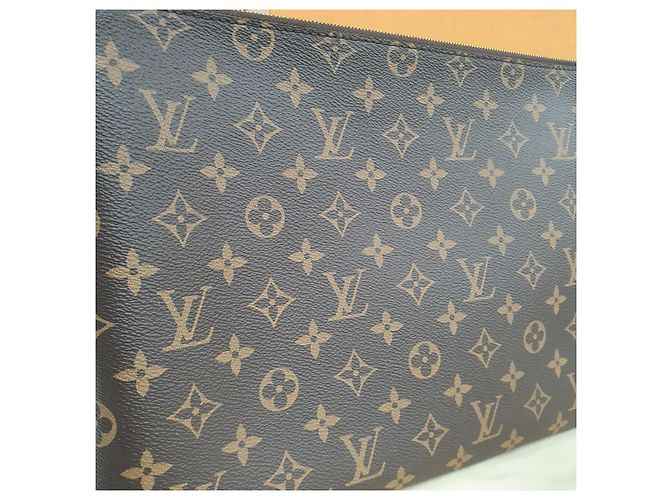 Louis Vuitton Monogram Etui Voyage MM - vista 3