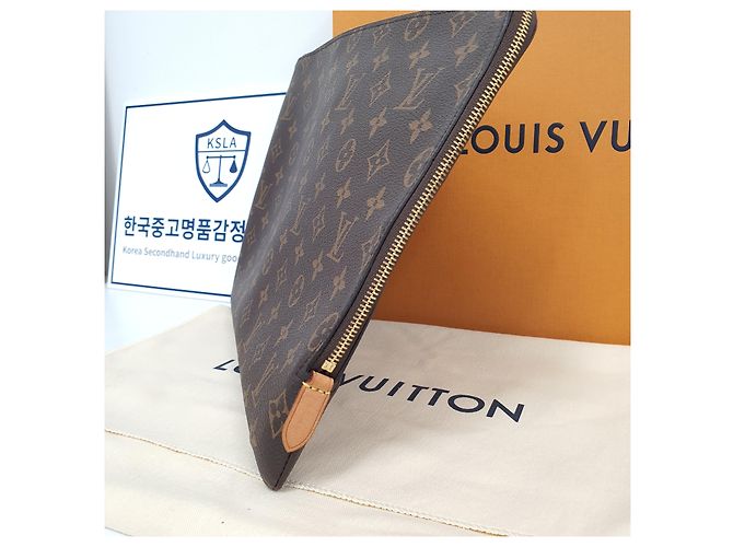 Louis Vuitton Monogram Etui Voyage MM - vista 4