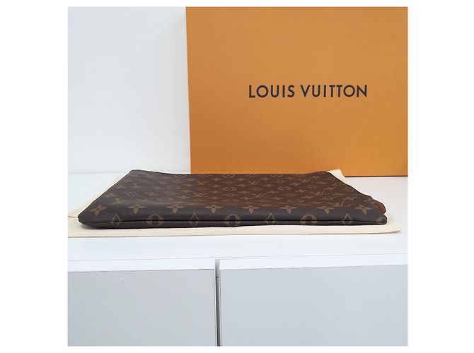 Louis Vuitton Monogram Etui Voyage MM - vista 7