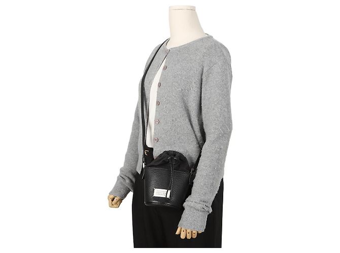 Maison Martin Margiela Micro-Leder Bucket Shoulder Bag Schwarz - Ansicht 11