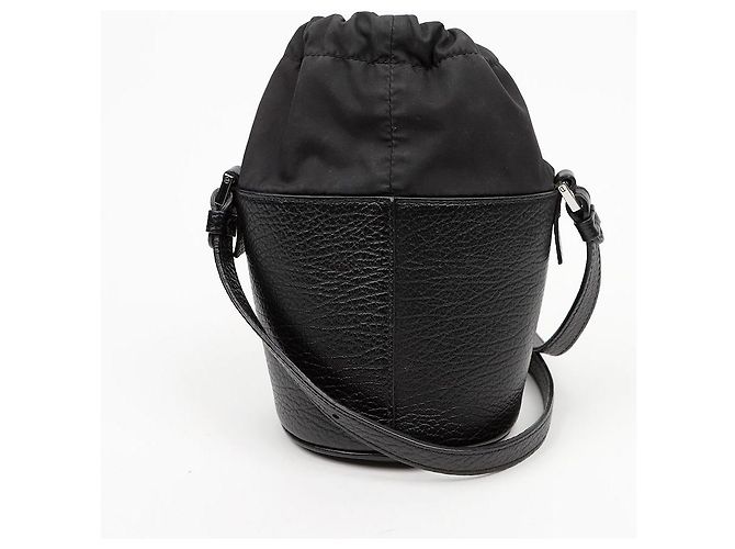 Maison Martin Margiela Micro-Leder Bucket Shoulder Bag Schwarz - Ansicht 4