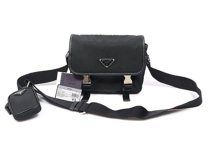 Prada Borsa a tracolla e crossbody in Re-Nylon e Tessuto Saffiano nera con logo triangolare - vista 2