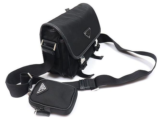 Prada Borsa a tracolla e crossbody in Re-Nylon e Tessuto Saffiano nera con logo triangolare - vista 3