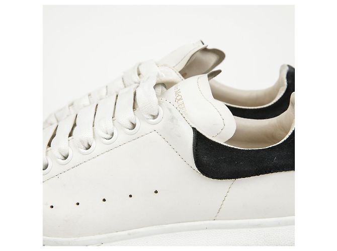 Alexander Mcqueen Sneakers Oversole White Black Tab - vista 8