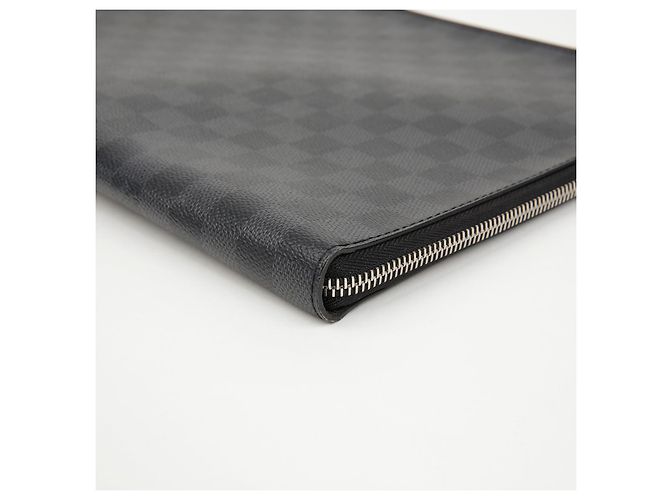 Louis Vuitton Pochette Jour GM Damier Graphite Canvas Clutch - vista 6