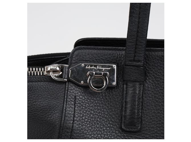 Salvatore Ferragamo Borsa a tracolla Gancini Bulb in pelle nera Argento - vista 4
