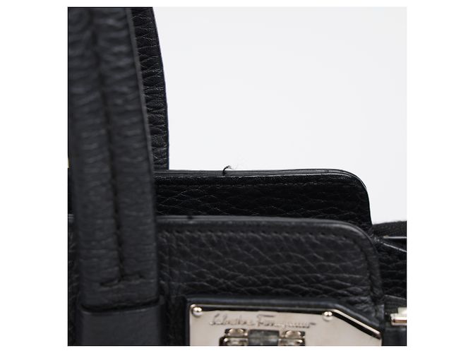 Salvatore Ferragamo Borsa a tracolla Gancini Bulb in pelle nera Argento - vista 9