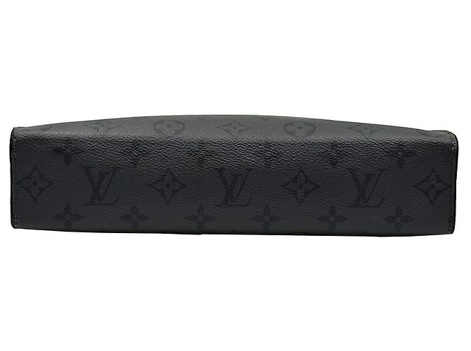 Louis Vuitton Pochette Voyage MM en toile Monogram Eclipse - vue 6