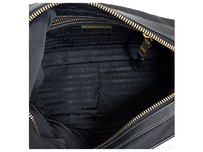 Prada Borsa a tracolla camera in nylon con logo Triangle Nero - vista 13
