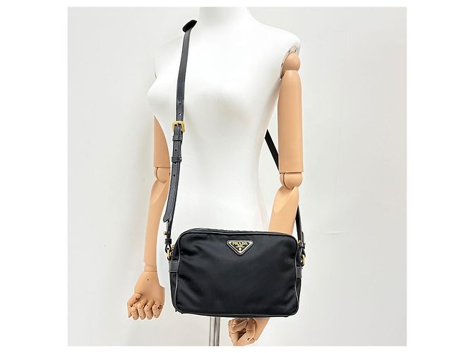 Prada Borsa a tracolla camera in nylon con logo Triangle Nero - vista 3