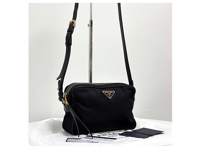 Prada Borsa a tracolla camera in nylon con logo Triangle Nero - vista 7