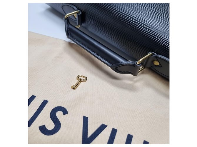 Louis Vuitton Porte-documents Epi Serviette Unisexe (Top Grade, Mallette) - vue 11