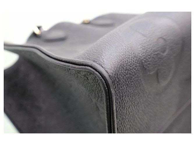 Louis Vuitton Bolso Tote Monogram Empreinte Onthego GM - vista 7