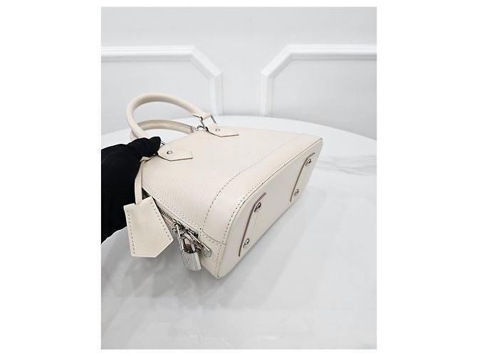 Louis Vuitton Alma BB Epi Quartz Pelle Marrone - vista 7