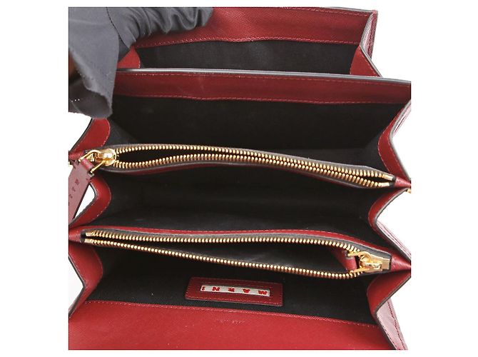 Marni Borsa a tracolla Trunk Medium in pelle Saffiano Ruby Burgundy - vista 8